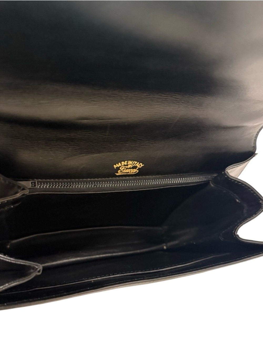Vintage Gucci Black Leather Shoulder Bag Gold G Clasp Made in Italy Classic - Picture 13 of 17